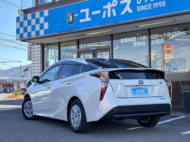 プリウス Sセーフティプラス 純正SDナビ(NSZT-W66T)・バックカメラ・ドライブレコーダー・ヘッドアップディスプレイ・スマートキー2本・ETC・衝突軽減システム・レーダークルーズ・純正アルミホイール・フォグランプ・(5枚目)