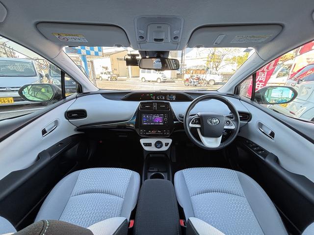 プリウス Sセーフティプラス 純正SDナビ(NSZT-W66T)・バックカメラ・ドライブレコーダー・ヘッドアップディスプレイ・スマートキー2本・ETC・衝突軽減システム・レーダークルーズ・純正アルミホイール・フォグランプ・(10枚目)