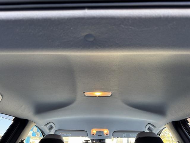 プリウス Sセーフティプラス 純正SDナビ(NSZT-W66T)・バックカメラ・ドライブレコーダー・ヘッドアップディスプレイ・スマートキー2本・ETC・衝突軽減システム・レーダークルーズ・純正アルミホイール・フォグランプ・(29枚目)