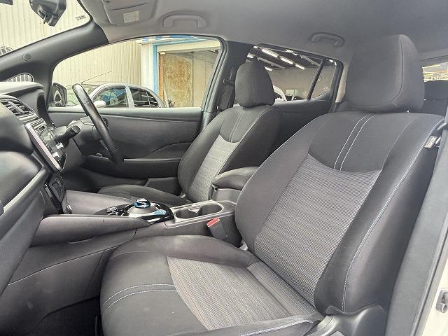 リーフ G ワンオーナー・純正ナビ・全周囲モニター・デジタルインナ-ミラ-・BSM・パーキングアシスト・プロパイロット・スマートキー2本・ETC・ルーフラックツートン色・バックカメラ・取扱説明書有・充電ケーブル(18枚目)