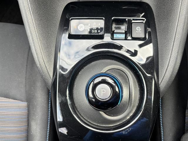 リーフ G ワンオーナー・純正ナビ・全周囲モニター・デジタルインナ-ミラ-・BSM・パーキングアシスト・プロパイロット・スマートキー2本・ETC・ルーフラックツートン色・バックカメラ・取扱説明書有・充電ケーブル(32枚目)