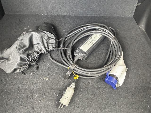 リーフ G ワンオーナー・純正ナビ・全周囲モニター・デジタルインナ-ミラ-・BSM・パーキングアシスト・プロパイロット・スマートキー2本・ETC・ルーフラックツートン色・バックカメラ・取扱説明書有・充電ケーブル(38枚目)