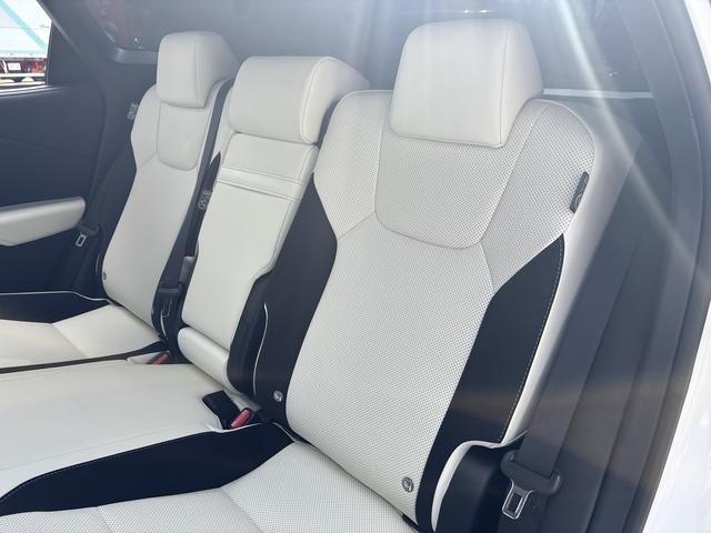RX RX350 Fスポーツ TRDエアロ/マフラ-/Rスポイラ- パノラマルーフ 黒ルーフレ-ル オレンジキャリパ- Dインナ-ミラ- LEDライト 白/黒コンビスポ-ツシ-ト 後席電動格納シート プリクラッシュ BSM HUD(27枚目)