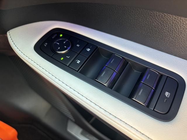 RX RX350 Fスポーツ TRDエアロ/マフラ-/Rスポイラ- パノラマルーフ 黒ルーフレ-ル オレンジキャリパ- Dインナ-ミラ- LEDライト 白/黒コンビスポ-ツシ-ト 後席電動格納シート プリクラッシュ BSM HUD(42枚目)