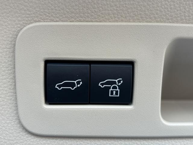 ランドクルーザー ＺＸ　モデリスタエアロ／２１ＡＷ　１２．３インチディスプレイナビ　　パノラミックビュ－モニタ－　Ｒエンタ－テイメント　Ｍ’ｓスピ－ドマフラ－　ベ－ジュレザ－　ベンチレ－ション／シ－トヒ－タ－　クールＢＯＸ（45枚目）