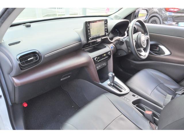 ヤリスクロス ハイブリッドZ 8インチディスプレイオーディオ ナビ パノラミックビューモニター Pセンサー プリクラッシュ ACC LTA LEDHライト Aハイビーム Pシート シートヒーター シートカバー取付 TZドラレコ(13枚目)