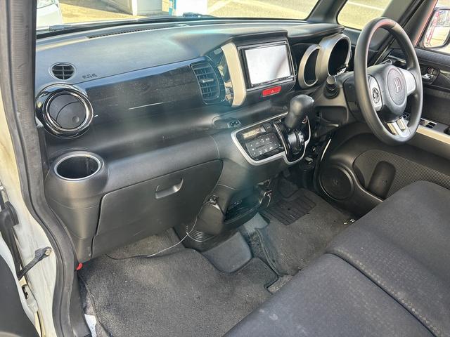 Ｎ－ＢＯＸカスタム Ｇ　ＳＳパッケージ　外メモリ－ナビＴＶ（ＭＤＶ－Ｄ４０３）　Ｒカメラ　シティブレ－キ　両側パワ－スライドドア　Ｒ席スライド／シ－トバックテーブル　ＨＩＤ　ＥＴＣ　Ａリトラミラ－　外ドラレコ　プッシュスタート　スマ－トキ－（19枚目）