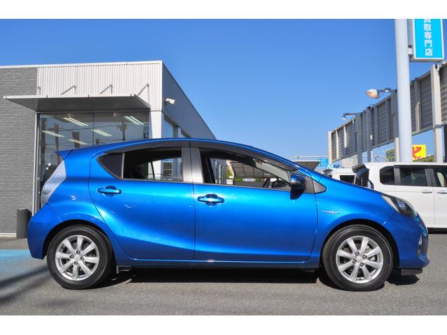 アクア Ｇブラックソフトレザーセレクション　外ＳＤナビＴＶ　Ｒカメラ　ＬＥＤＨライト　Ｈライトウォッシャー　シートヒーター　ＥＴＣ　前後ＴＺドラレコ　プッシュスタート　スマートキー（10枚目）