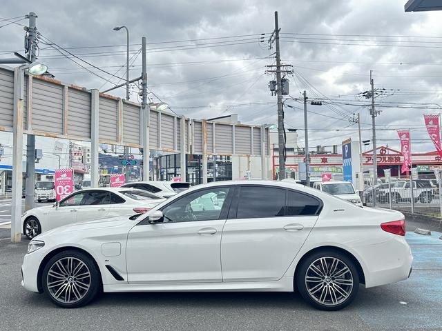 ５シリーズ ５３０ｅ　Ｍスポーツアイパフォーマンス　純正ナビ　３６０度カメラ　インテリジェントセーフティ　Ｐセンサー　Ｐアシスト　レーダーブレーキ　ＡＣＣ　レーンキープ　ＢＳＭ　ＨＵＤ　黒革　シートヒーター　ＬＥＤＨライト　Ａハイビ－ム　前後外ドラレコ（10枚目）