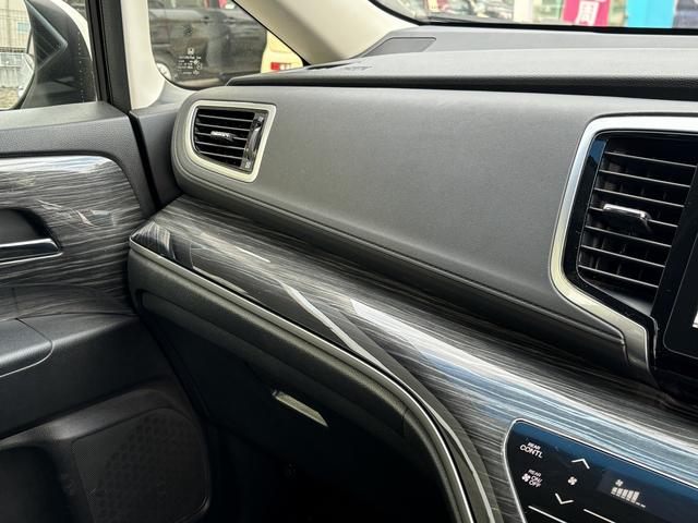 オデッセイ アブソルート　あんしんＰＫＧ　ホンダインターナビＴＶ　マルチビューカメラ　クルコン　スマートＰアシスト　Ｒエンターテイメント　両側Ｐスライド　シティブレーキ　ＬＥＤＨライト　コンビシート　パドルシフト　ＥＴＣ（32枚目）