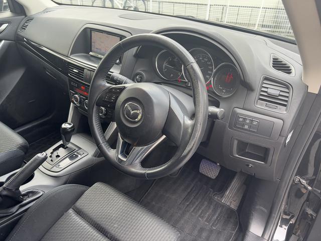 CX-5 XD 1オーナー・禁煙車・Rカメラ・純正ナビ・純正17インチアルミホイル・ETC・スマートキー・フルセグテレビ・オートエアコン・キーレスエントリ-(4枚目)
