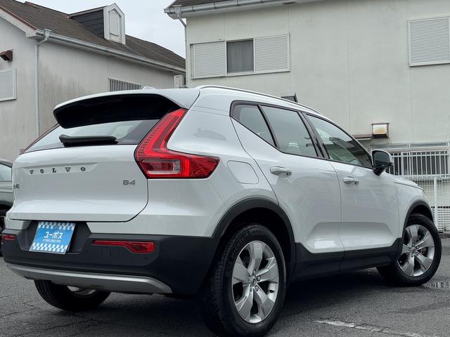 ＸＣ４０ Ｂ４　モメンタム　バーサティリティＰＫＧ・クライメートＰＫＧ・ハンドルヒーター・パワーバックドア・前後ドラレコ・ＢＳＭ・Ｒカメラ・全周囲モニター・ルーフレール・シートヒーター・スマートキー・ＥＴＣ・フォグランプ（11枚目）