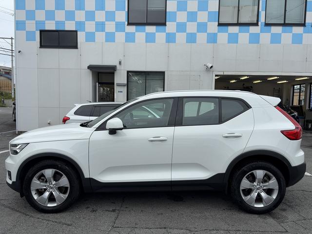 ＸＣ４０ Ｂ４　モメンタム　バーサティリティＰＫＧ・クライメートＰＫＧ・ハンドルヒーター・パワーバックドア・前後ドラレコ・ＢＳＭ・Ｒカメラ・全周囲モニター・ルーフレール・シートヒーター・スマートキー・ＥＴＣ・フォグランプ（14枚目）