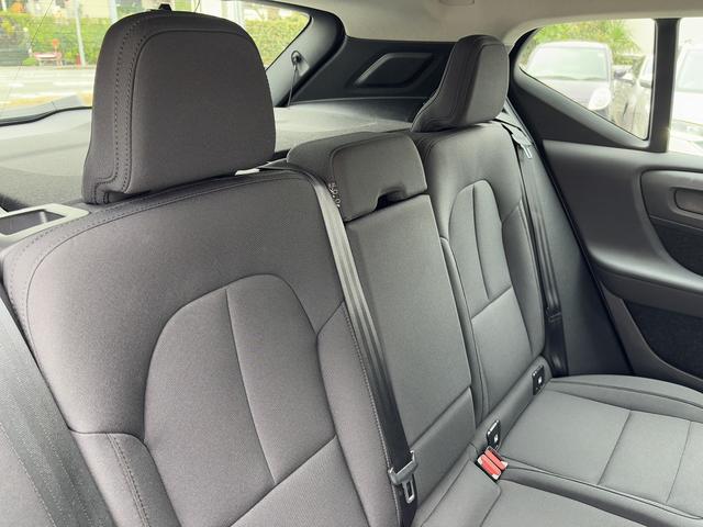 ＸＣ４０ Ｂ４　モメンタム　バーサティリティＰＫＧ・クライメートＰＫＧ・ハンドルヒーター・パワーバックドア・前後ドラレコ・ＢＳＭ・Ｒカメラ・全周囲モニター・ルーフレール・シートヒーター・スマートキー・ＥＴＣ・フォグランプ（21枚目）