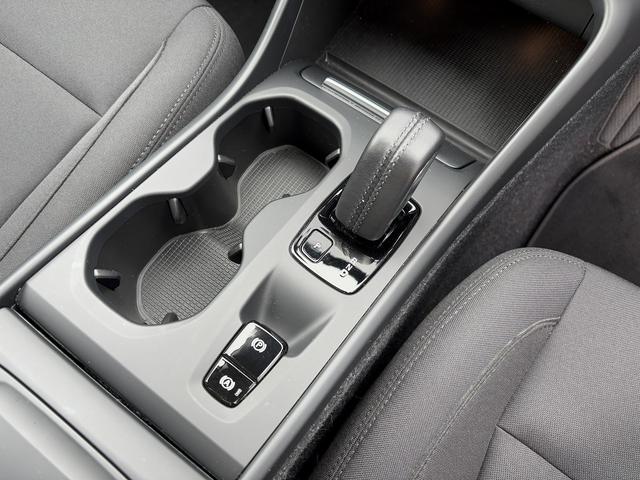 ＸＣ４０ Ｂ４　モメンタム　バーサティリティＰＫＧ・クライメートＰＫＧ・ハンドルヒーター・パワーバックドア・前後ドラレコ・ＢＳＭ・Ｒカメラ・全周囲モニター・ルーフレール・シートヒーター・スマートキー・ＥＴＣ・フォグランプ（30枚目）