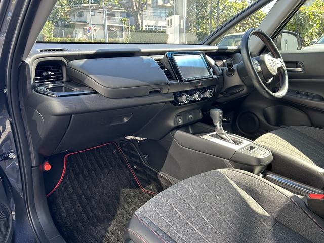フィット e:HEVホーム 20周年特別仕様車 カーサ 1オーナー・禁煙車・Rカメラ・LEDヘッドライト・シートヒーター・衝突軽減システム・純正16インチアルミホイル・フルセグテレビ・スマートキー×2・ナビ品番(VXM-225VFEi)(25枚目)