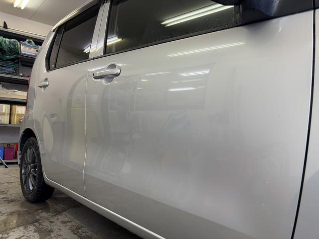 ワゴンＲ ＦＸ　禁煙車・Ｆドラレコ・シートヒーター・ＥＴＣ・ナビ品番（ＡＶＩＣ－ＲＺ０３）・スペアキー・キーレスエントリ－・社外品１４センチアルミホイル（17枚目）