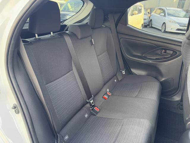 ヤリス ハイブリッドＺ　・１オーナー・禁煙車・Ｒカメラ・８インチディスプレイオーディオ・ＬＥＤヘッドライト・シートヒーター・ハンドルヒーター・セーフティセンス・純正１６インチアルミホイル・スマートキー×２・（22枚目）