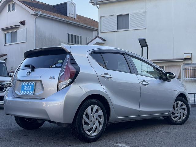 アクア S 禁煙車・F席シートヒ-タ-・LEDヘッドランプ・純正ナビ(NSZN-W64T)・Rカメラ・スマートキー・フルセグテレビ・キーレスエントリ-(10枚目)