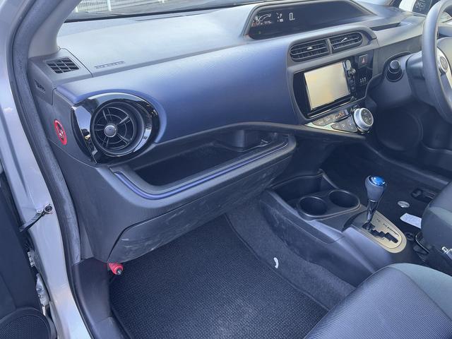 アクア S 禁煙車・F席シートヒ-タ-・LEDヘッドランプ・純正ナビ(NSZN-W64T)・Rカメラ・スマートキー・フルセグテレビ・キーレスエントリ-(25枚目)