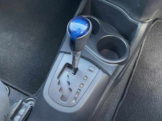 アクア S 禁煙車・F席シートヒ-タ-・LEDヘッドランプ・純正ナビ(NSZN-W64T)・Rカメラ・スマートキー・フルセグテレビ・キーレスエントリ-(28枚目)