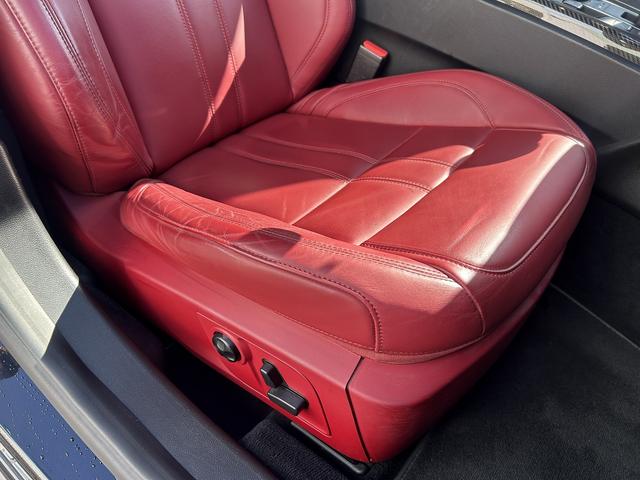 ギブリ S グランスポーツ 赤革シート・カーボンPKG・アクディブブレーキ・死角アシスト・BSM・F席パワーシート・Rカメラ・シートヒーター・パワーバックドア・スマートキー×2・禁煙車・純正HDDナビ・(5枚目)