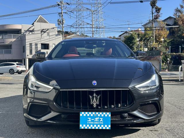 ギブリ S グランスポーツ 赤革シート・カーボンPKG・アクディブブレーキ・死角アシスト・BSM・F席パワーシート・Rカメラ・シートヒーター・パワーバックドア・スマートキー×2・禁煙車・純正HDDナビ・(11枚目)