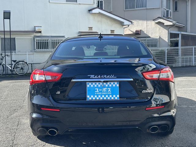 ギブリ S グランスポーツ 赤革シート・カーボンPKG・アクディブブレーキ・死角アシスト・BSM・F席パワーシート・Rカメラ・シートヒーター・パワーバックドア・スマートキー×2・禁煙車・純正HDDナビ・(12枚目)