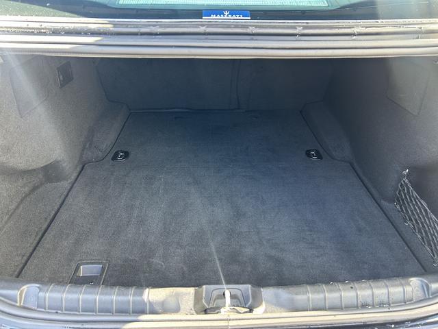 ギブリ S グランスポーツ 赤革シート・カーボンPKG・アクディブブレーキ・死角アシスト・BSM・F席パワーシート・Rカメラ・シートヒーター・パワーバックドア・スマートキー×2・禁煙車・純正HDDナビ・(22枚目)