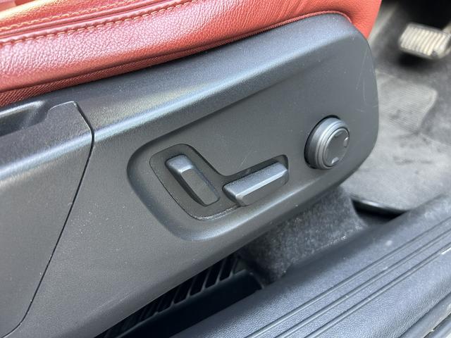 XC40 T4 AWD インスクリプション 赤革シート・ハーマンカードン・BSM・全周囲モニター・前後ドラレコ・Rカメラ・F席パワーシート・ルーフレール・シートヒーターパワーバックドア・スマ-トキ-・ETC・禁煙車(25枚目)