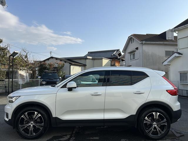 XC40 T4 AWD インスクリプション 赤革シート・ハーマンカードン・BSM・全周囲モニター・前後ドラレコ・Rカメラ・F席パワーシート・ルーフレール・シートヒーターパワーバックドア・スマ-トキ-・ETC・禁煙車(32枚目)