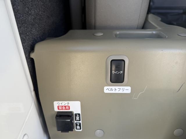 ハイゼットカーゴ 福祉車両　車いすスロープ　折り畳み補助シート　福祉車両　車いすスロープ　折り畳み補助シート（6枚目）
