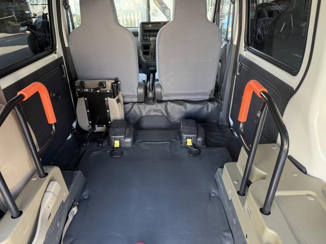 ハイゼットカーゴ 福祉車両　車いすスロープ　折り畳み補助シート　福祉車両　車いすスロープ　折り畳み補助シート（13枚目）