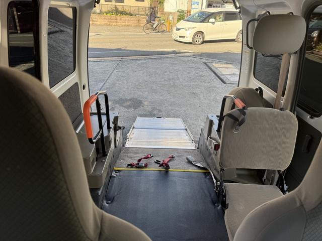 ハイゼットカーゴ 福祉車両　車いすスロープ　折り畳み補助シート　福祉車両　車いすスロープ　折り畳み補助シート（15枚目）