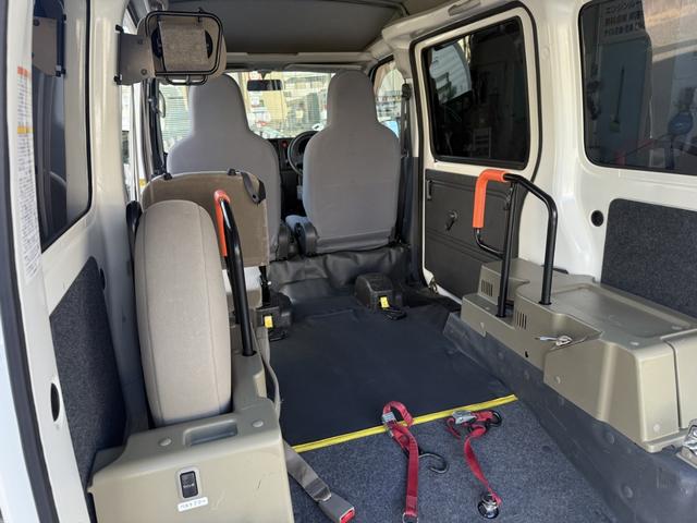 ハイゼットカーゴ 福祉車両　車いすスロープ　折り畳み補助シート　福祉車両　車いすスロープ　折り畳み補助シート（16枚目）