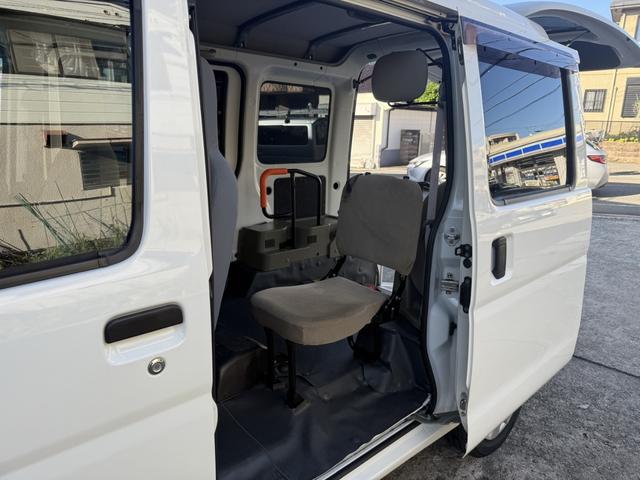 ハイゼットカーゴ 福祉車両　車いすスロープ　折り畳み補助シート　福祉車両　車いすスロープ　折り畳み補助シート（21枚目）