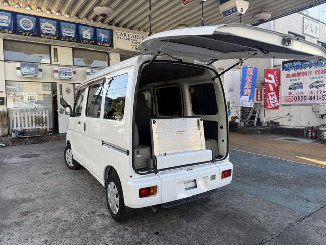 ハイゼットカーゴ 福祉車両　車いすスロープ　折り畳み補助シート　福祉車両　車いすスロープ　折り畳み補助シート（24枚目）