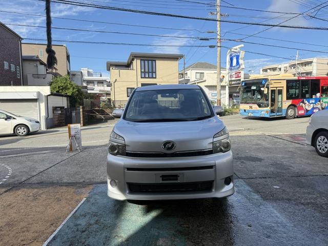 ヴォクシー 福祉車両　車いすスロープ　車いす２基　福祉車両　車いすスロープ　車いす２基　ベース「ＸＬエディション」ウェルキャブ車（3枚目）