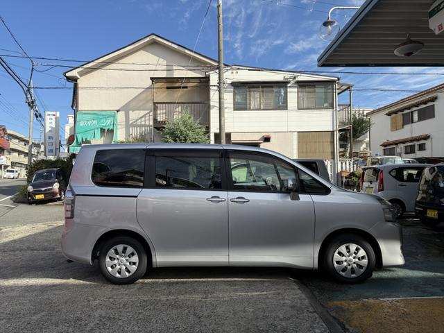 ヴォクシー 福祉車両　車いすスロープ　車いす２基　福祉車両　車いすスロープ　車いす２基　ベース「ＸＬエディション」ウェルキャブ車（5枚目）