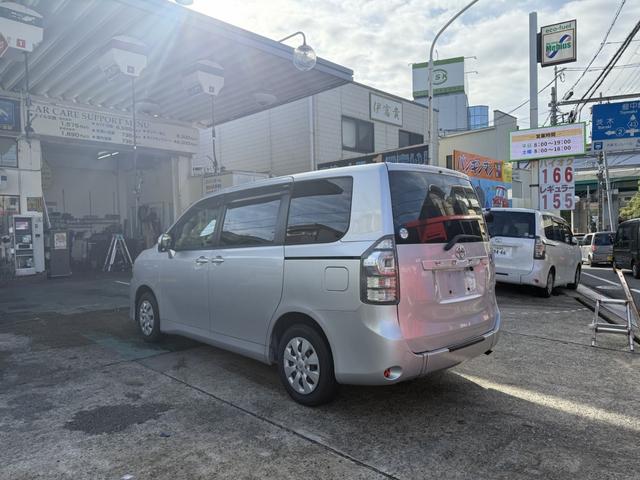 ヴォクシー 福祉車両　車いすスロープ　車いす２基　福祉車両　車いすスロープ　車いす２基　ベース「ＸＬエディション」ウェルキャブ車（11枚目）