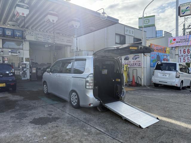 ヴォクシー 福祉車両　車いすスロープ　車いす２基　福祉車両　車いすスロープ　車いす２基　ベース「ＸＬエディション」ウェルキャブ車（13枚目）