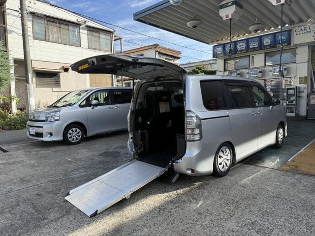 ヴォクシー 福祉車両　車いすスロープ　車いす２基　福祉車両　車いすスロープ　車いす２基　ベース「ＸＬエディション」ウェルキャブ車（14枚目）