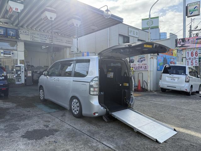 ヴォクシー 福祉車両　車いすスロープ　車いす２基　福祉車両　車いすスロープ　車いす２基　ベース「ＸＬエディション」ウェルキャブ車（17枚目）