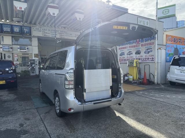 ヴォクシー 福祉車両　車いすスロープ　車いす２基　福祉車両　車いすスロープ　車いす２基　ベース「ＸＬエディション」ウェルキャブ車（19枚目）