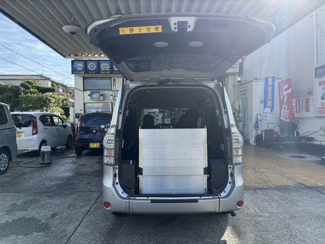 ヴォクシー 福祉車両　車いすスロープ　車いす２基　福祉車両　車いすスロープ　車いす２基　ベース「ＸＬエディション」ウェルキャブ車（21枚目）