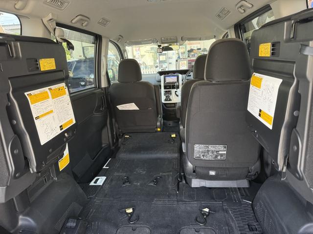 ヴォクシー 福祉車両　車いすスロープ　車いす２基　福祉車両　車いすスロープ　車いす２基　ベース「ＸＬエディション」ウェルキャブ車（22枚目）