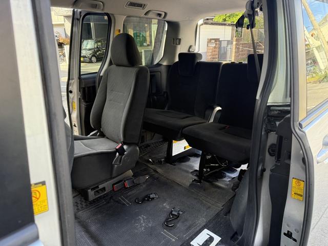 ヴォクシー 福祉車両　車いすスロープ　車いす２基　福祉車両　車いすスロープ　車いす２基　ベース「ＸＬエディション」ウェルキャブ車（25枚目）