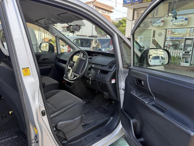 ヴォクシー 福祉車両　車いすスロープ　車いす２基　福祉車両　車いすスロープ　車いす２基　ベース「ＸＬエディション」ウェルキャブ車（28枚目）