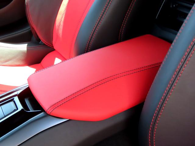 ウラカン ＬＰ６１０－４　買取車　左ハンドル　ディーラー車　パワークラフトマフラー　純正アルミホイール　リフティング機能　赤黒レザーシート　デジタルインナーミラー　ＬＥＤヘッドライト（64枚目）
