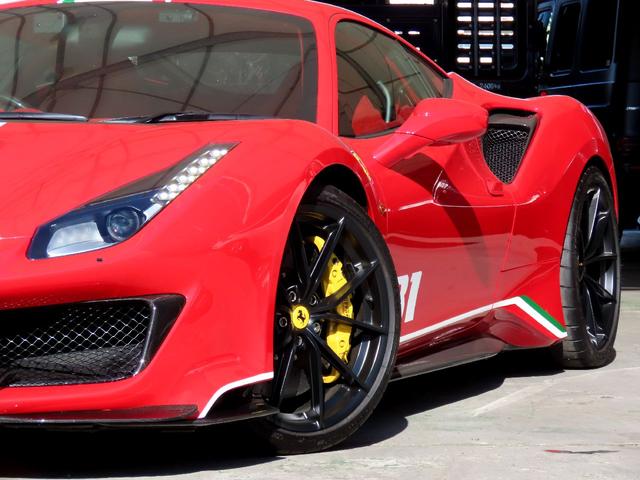 ４８８ピスタ ベースグレード　ユーザー買取車　右ハンドル　ディーラー車　ピロティステッカー　リフトアップ　ロールバー　鍛造アルミ　カーボンパーツ　スペーサー（13枚目）
